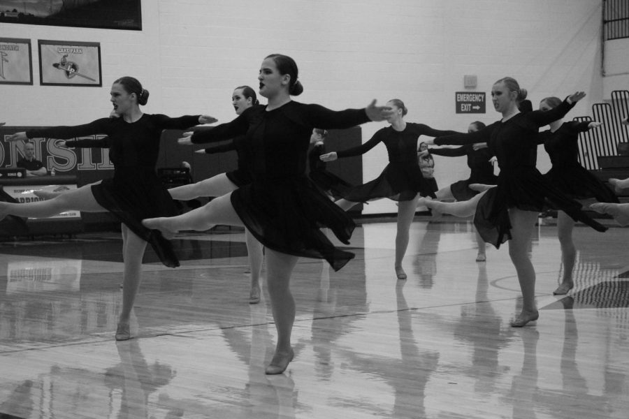 Good Luck Varsity Poms!