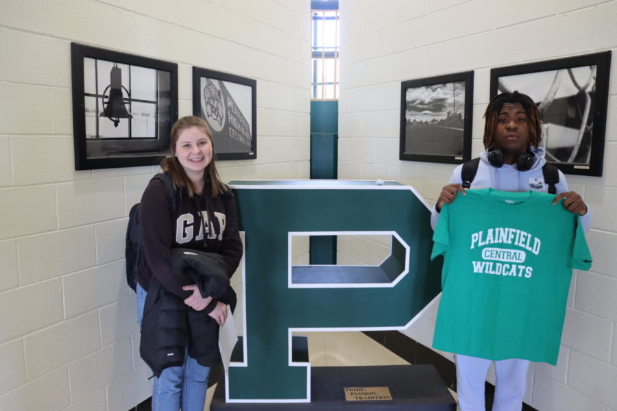 Wildcat ambassador Martyna Mateja, senior, introduces sophomore Christian Culbrun to the school